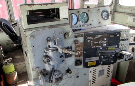 MP15DC Locomotive controls