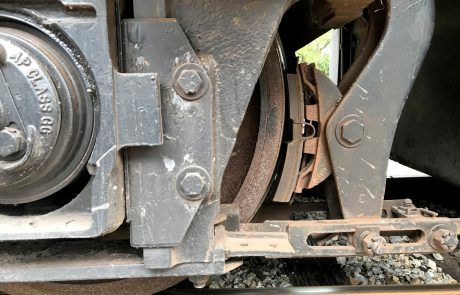 SW1500 Locomotive wheels and brakes
